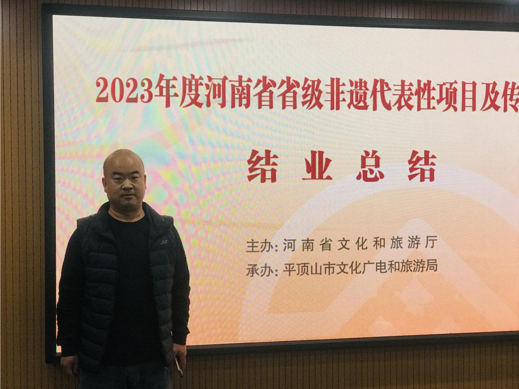 郭鹏飞大师的汝瓷艺术传统坚守
